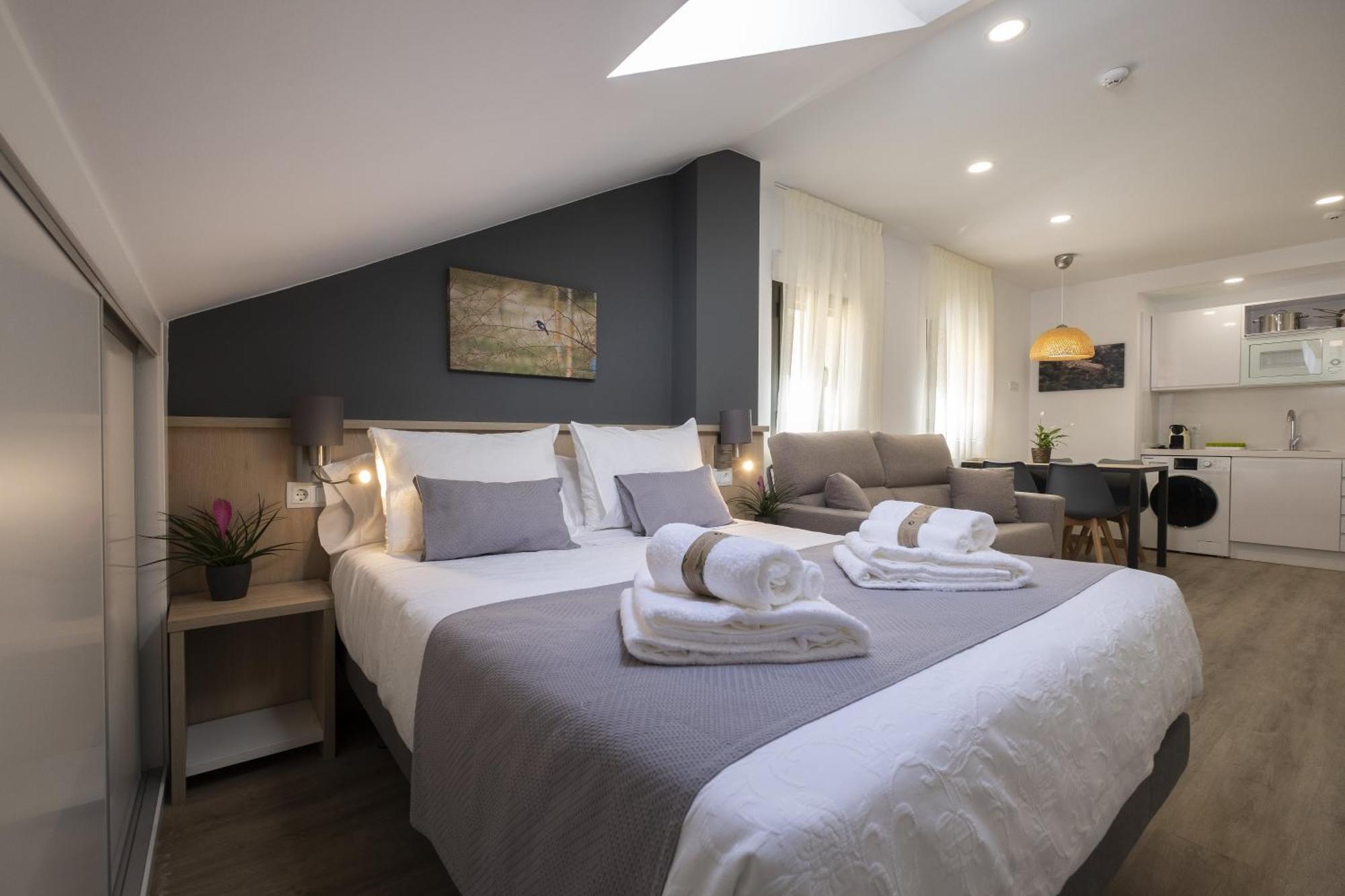 Luxor Torre Del Clavero Apartments Salamanca Luaran gambar
